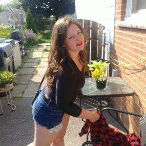 Meet your Posher, Laura